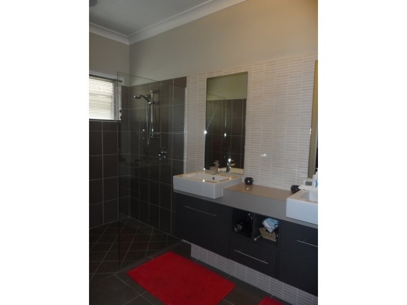 23 Paperbark Crescent, Heathwood QLD 4110