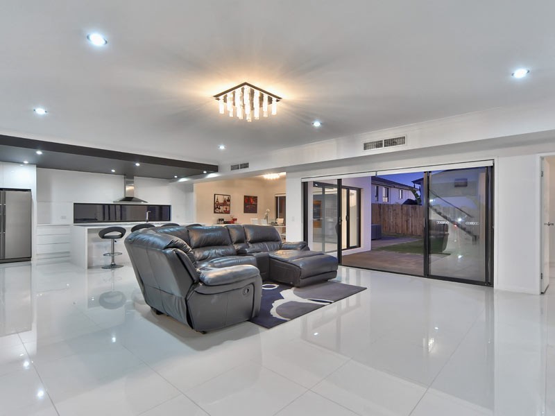 126 Hawthorn Circuit, Stretton QLD 4116