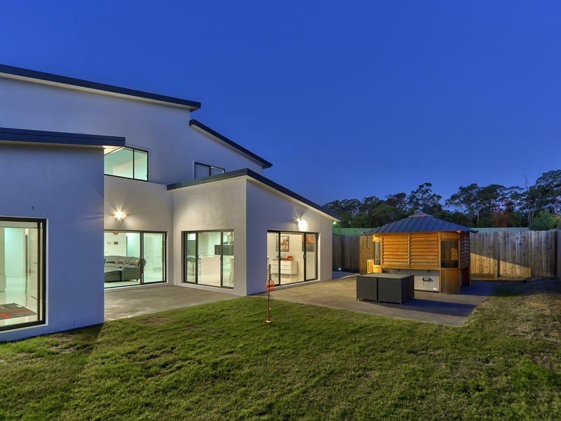 126 Hawthorn Circuit, Stretton QLD 4116