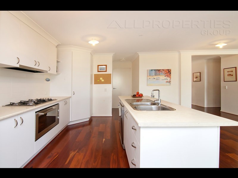 72 Parkwood Drive, Heathwood QLD 4110