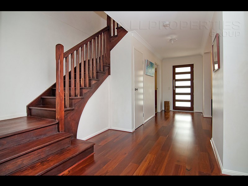 72 Parkwood Drive, Heathwood QLD 4110