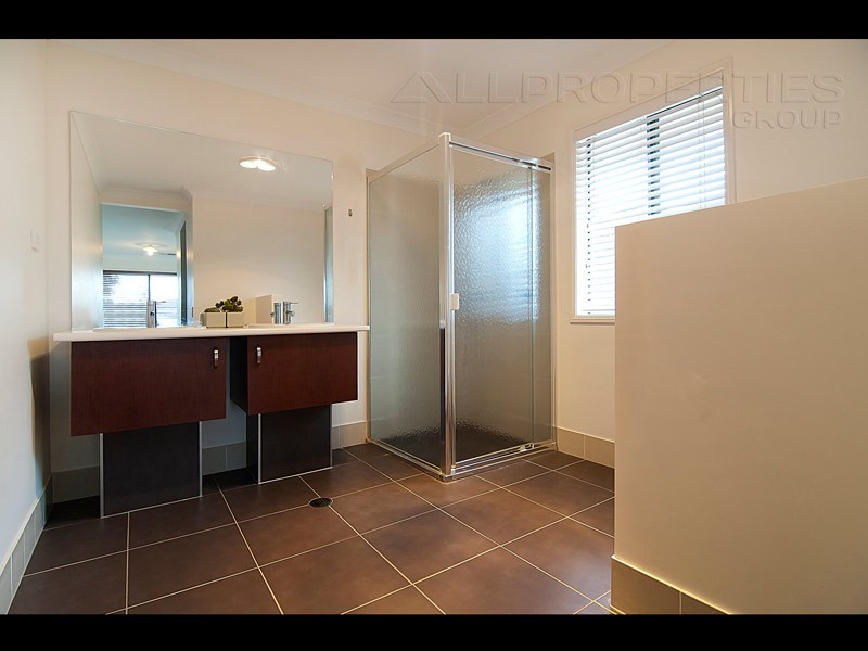 72 Parkwood Drive, Heathwood QLD 4110