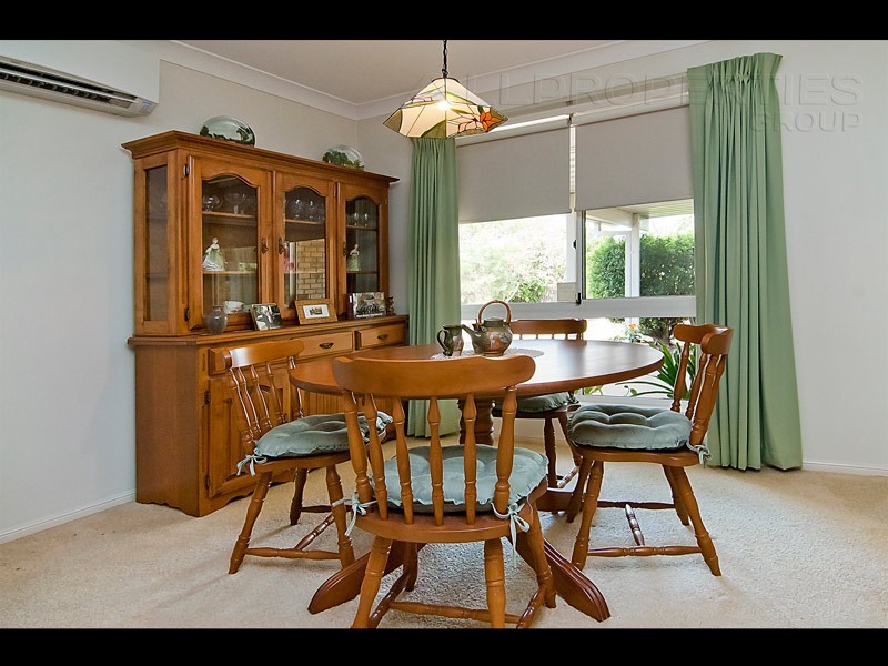 4 ARONIA COURT, Regents Park QLD 4118