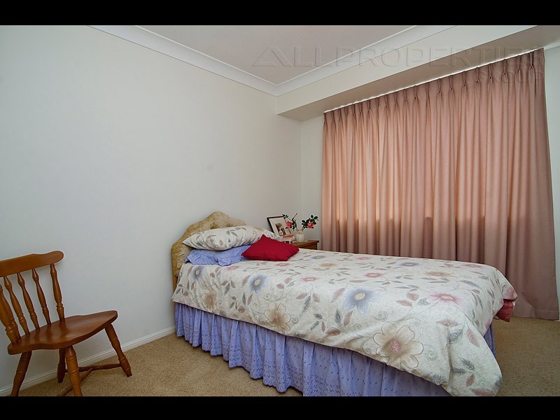 4 ARONIA COURT, Regents Park QLD 4118