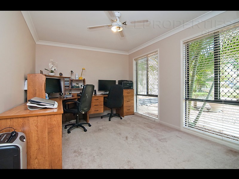 57 Cardwell St, Forest Lake QLD 4078