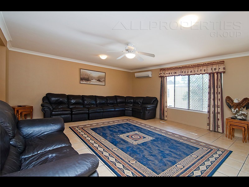 57 Cardwell St, Forest Lake QLD 4078