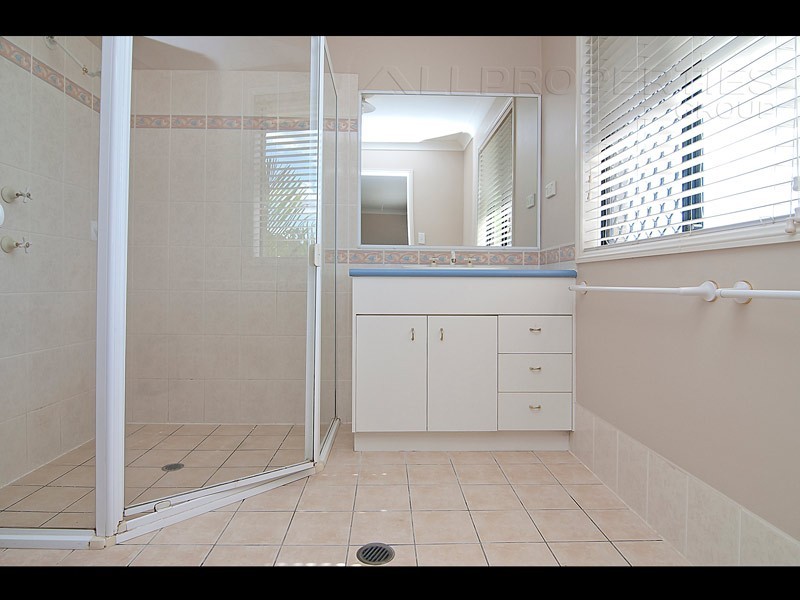 57 Cardwell St, Forest Lake QLD 4078