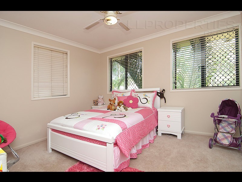 57 Cardwell St, Forest Lake QLD 4078