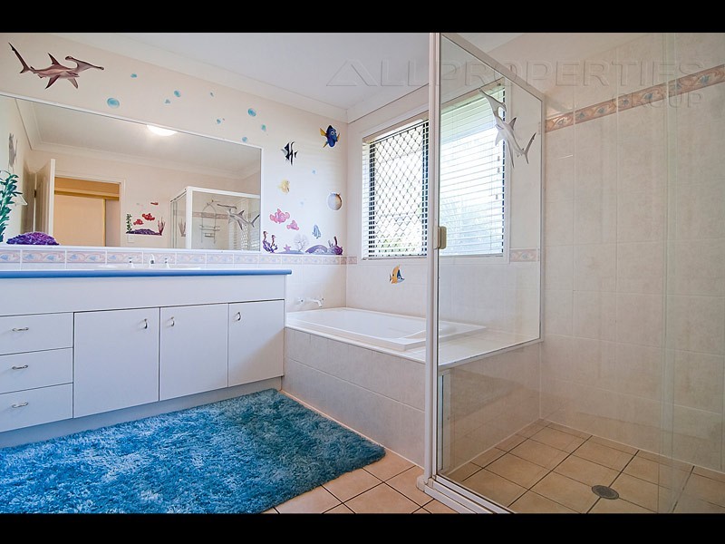 57 Cardwell St, Forest Lake QLD 4078