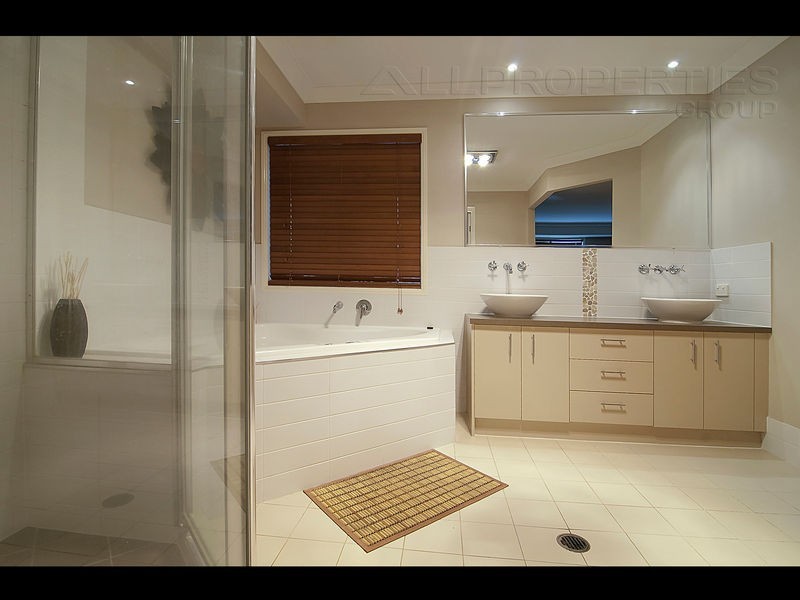 86 Sanctuary Drive, Forest Lake QLD 4078