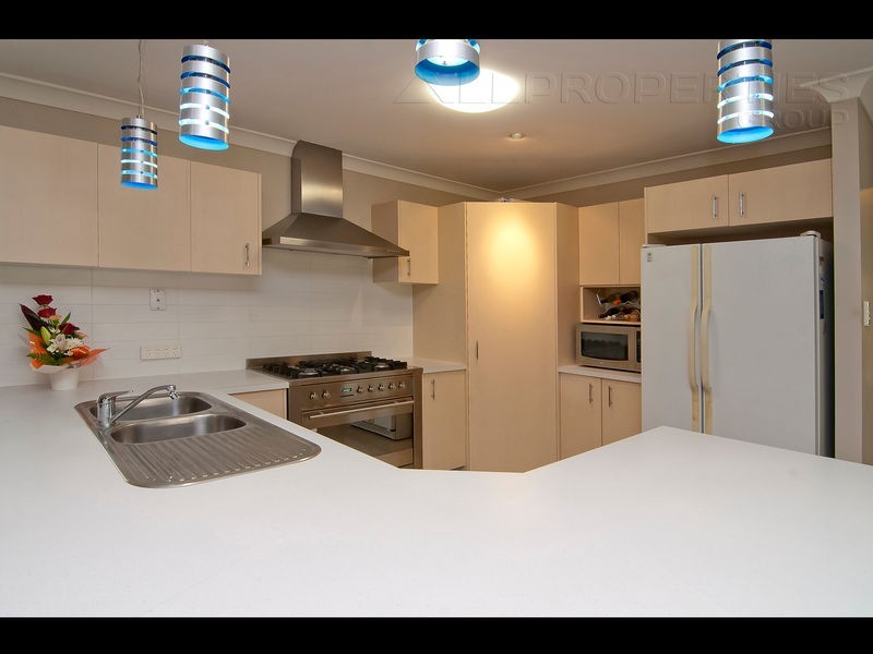 86 Sanctuary Drive, Forest Lake QLD 4078