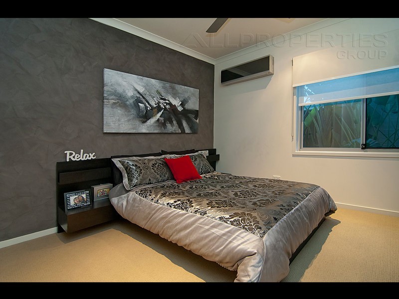 3 Tea Tree Street, Heathwood QLD 4110