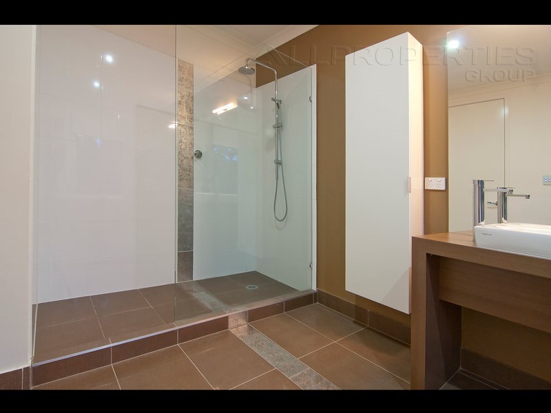 3 Tea Tree Street, Heathwood QLD 4110