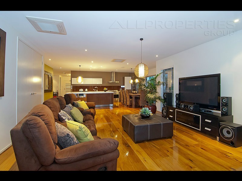 3 Tea Tree Street, Heathwood QLD 4110