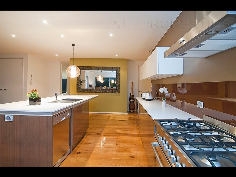 3 Tea Tree Street, Heathwood QLD 4110