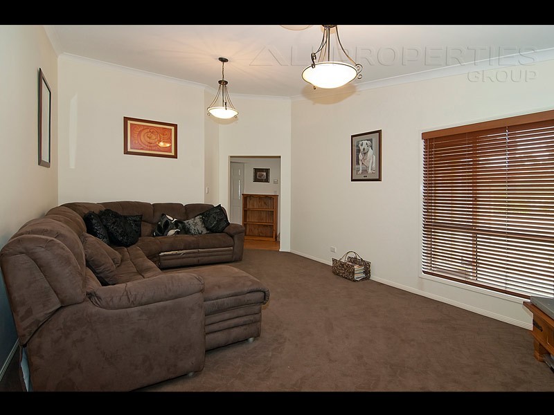 33-35 Sandalwood Court, Jimboomba QLD 4280