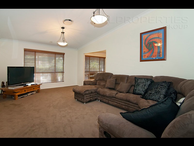 33-35 Sandalwood Court, Jimboomba QLD 4280