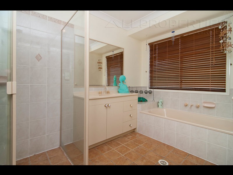 33-35 Sandalwood Court, Jimboomba QLD 4280