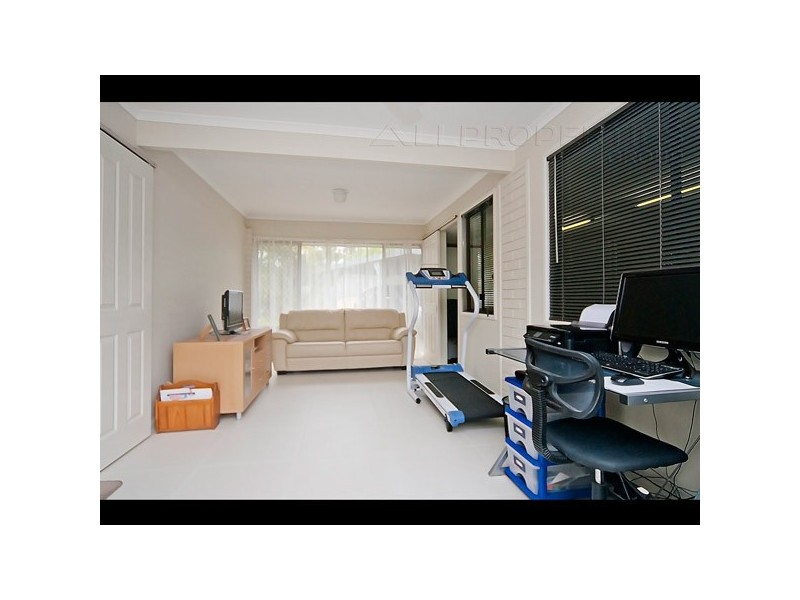 1 Owens Street, Boronia Heights QLD 4124