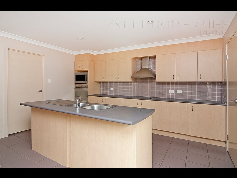 20 Blueberry Ash Court, Boronia Heights QLD 4124