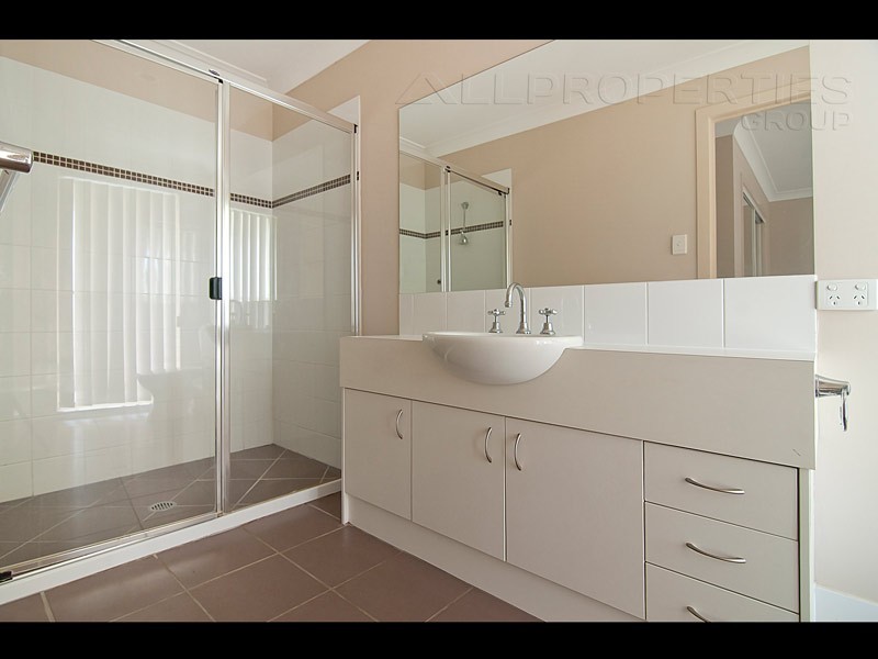 20 Blueberry Ash Court, Boronia Heights QLD 4124