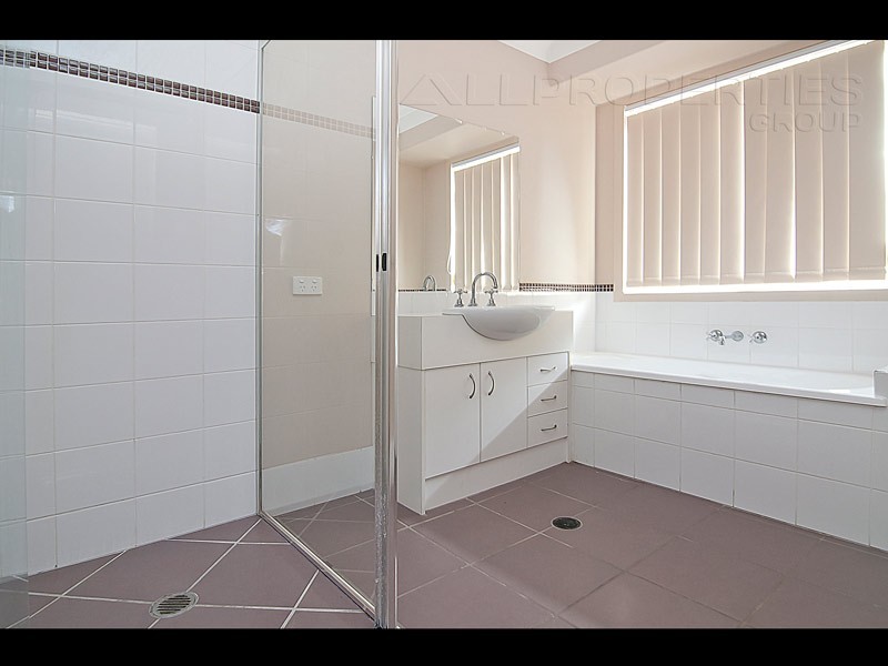 20 Blueberry Ash Court, Boronia Heights QLD 4124