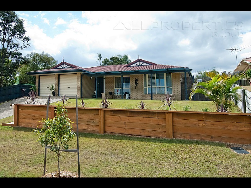 8 Learmonth Court, Hillcrest QLD 4118