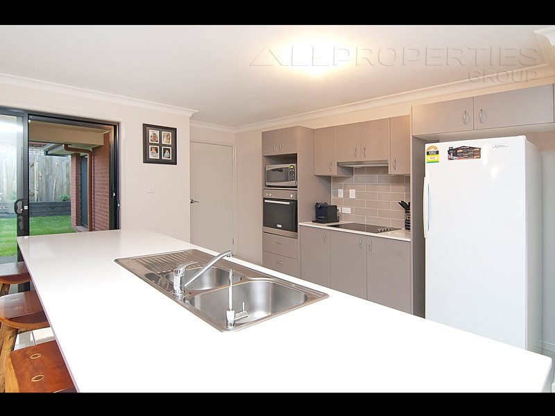 45 Jarvis Road, Waterford QLD 4133