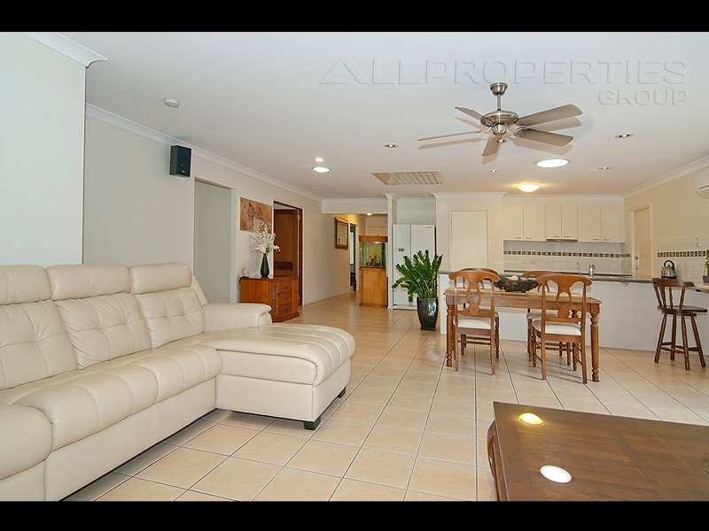56 Gibraltar Cct, Parkinson QLD 4115
