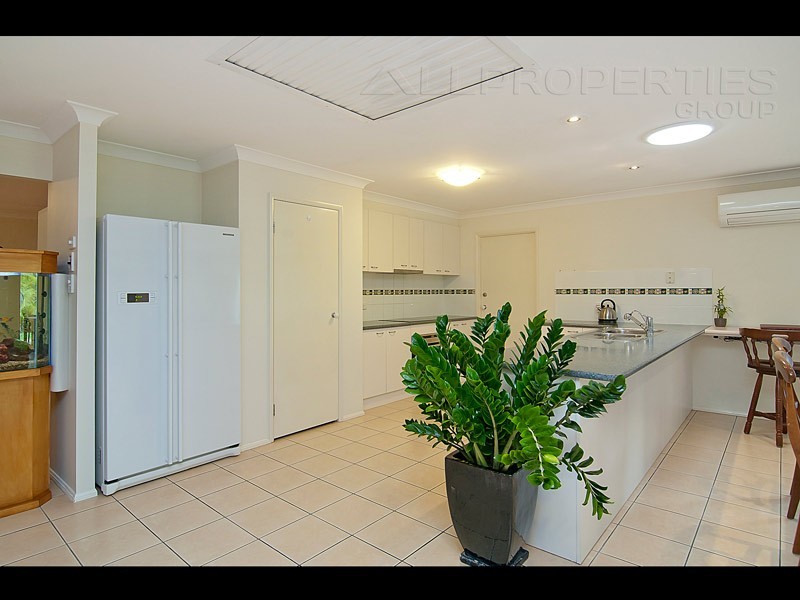 56 Gibraltar Cct, Parkinson QLD 4115