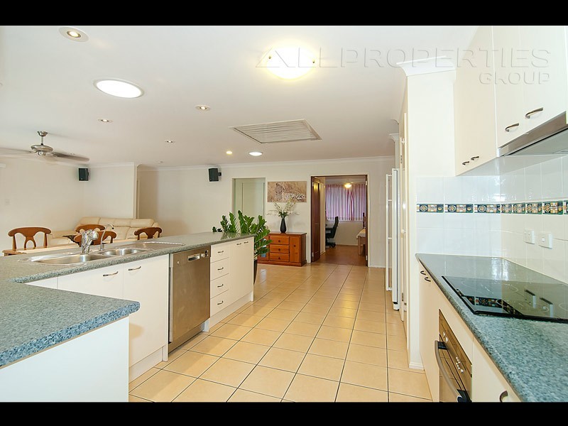 56 Gibraltar Cct, Parkinson QLD 4115