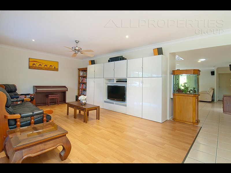 56 Gibraltar Cct, Parkinson QLD 4115