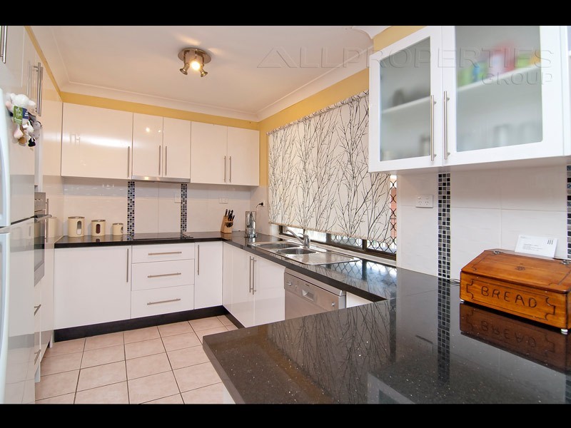 38 Awoonga Street, Marsden QLD 4132