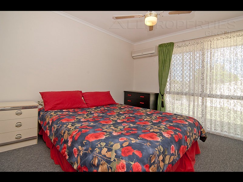 6 CYDONIA CT, Regents Park QLD 4118