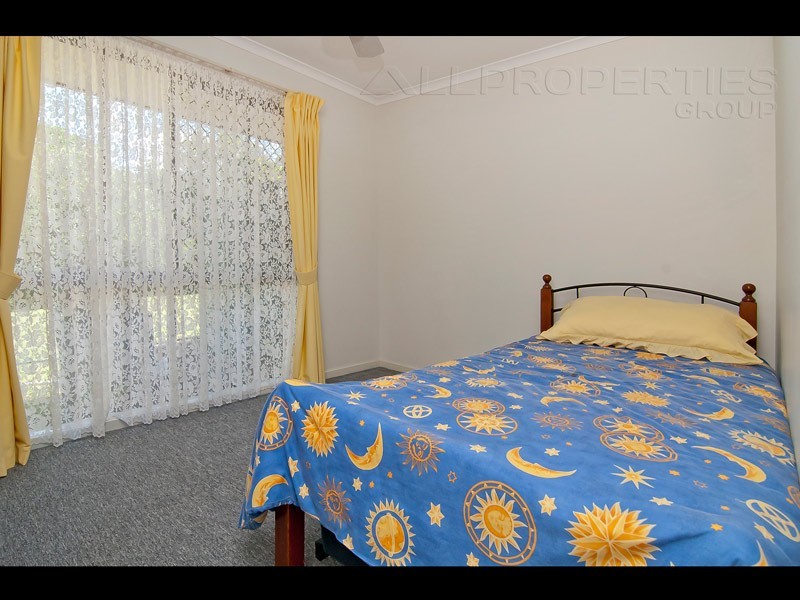 6 CYDONIA CT, Regents Park QLD 4118