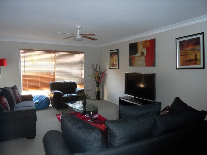 13 Rowan Street, Heathwood QLD 4110