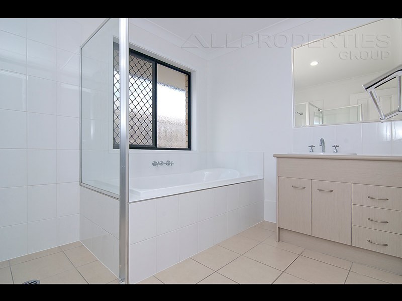 5 Fairweather Street, Berrinba QLD 4117