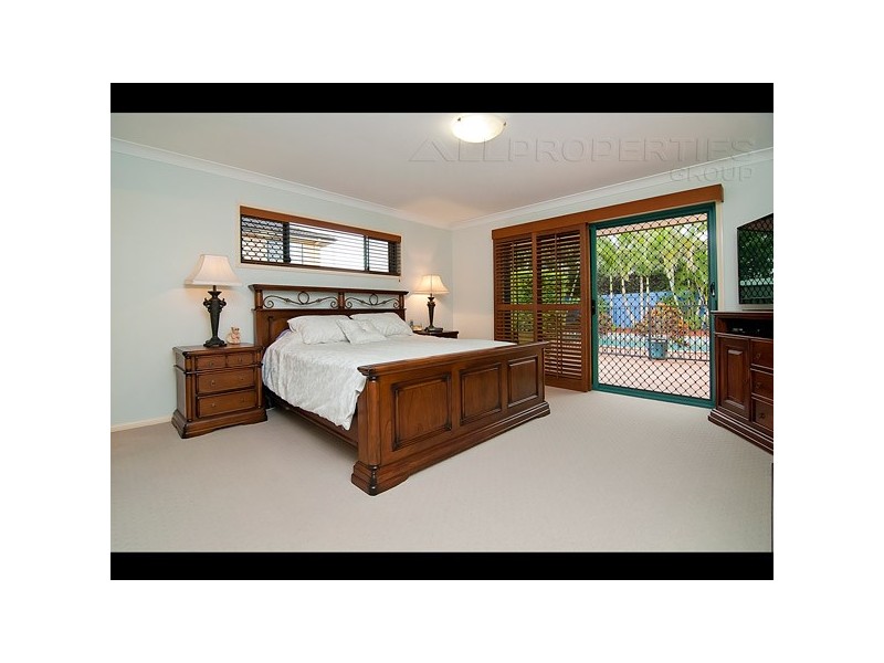 102 Lake Eyre Cres, Parkinson QLD 4115