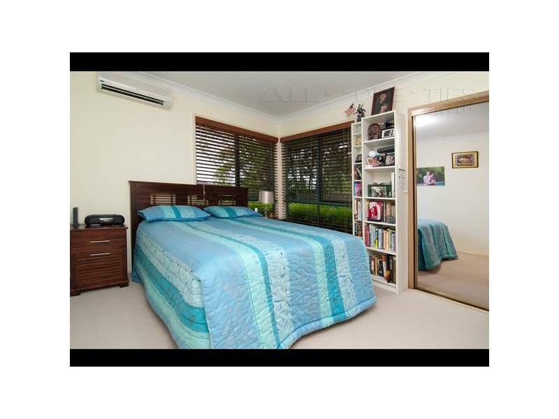 102 Lake Eyre Cres, Parkinson QLD 4115