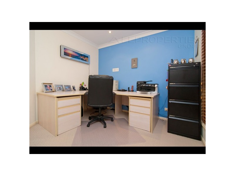 102 Lake Eyre Cres, Parkinson QLD 4115