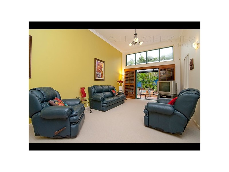 102 Lake Eyre Cres, Parkinson QLD 4115