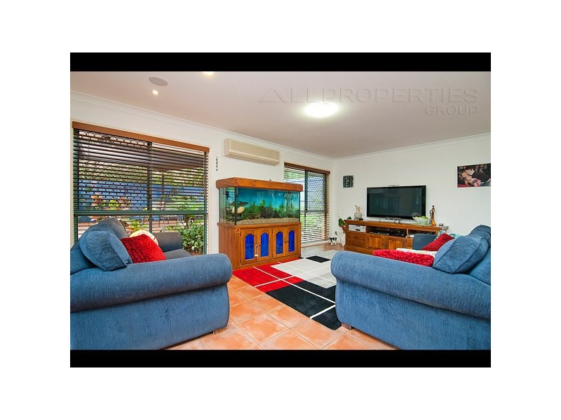 102 Lake Eyre Cres, Parkinson QLD 4115