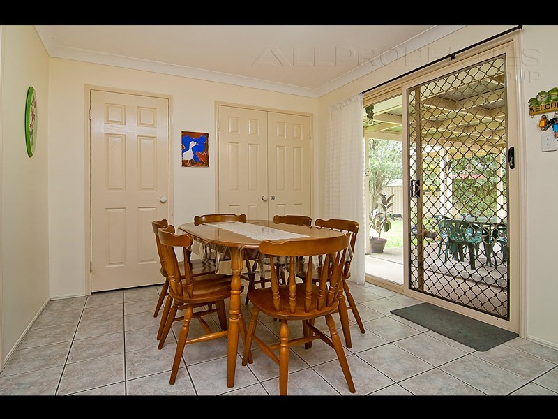 16 Foxdale Court, Waterford West QLD 4133
