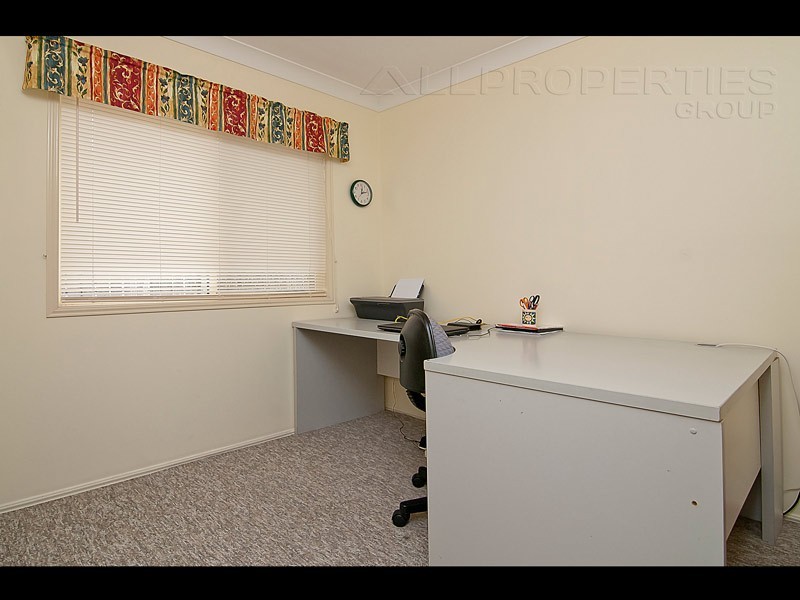 16 Foxdale Court, Waterford West QLD 4133
