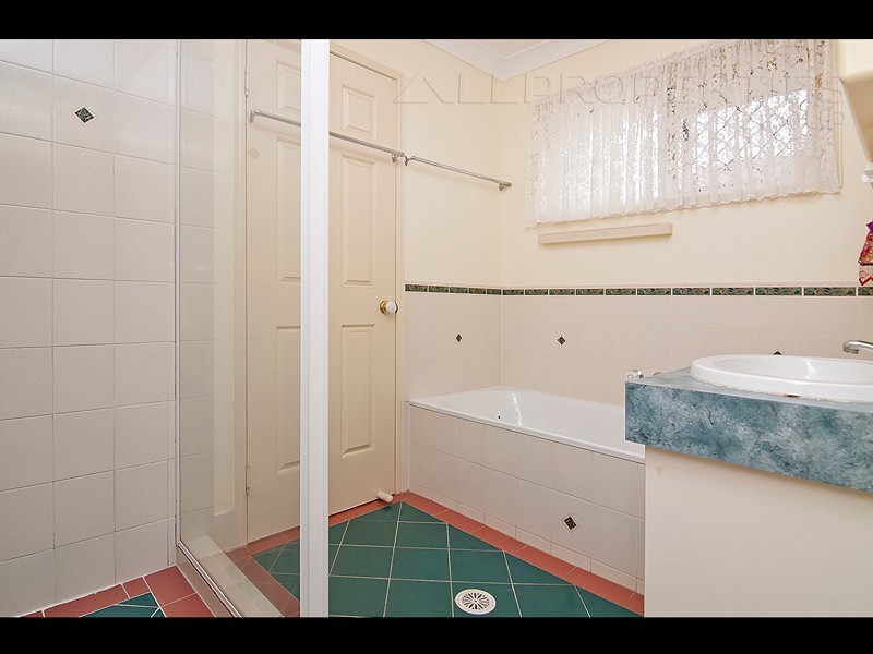 16 Foxdale Court, Waterford West QLD 4133