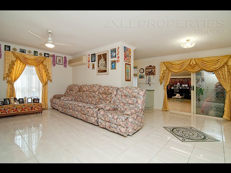 18 GEANEY BOULEVARD, Crestmead QLD 4132
