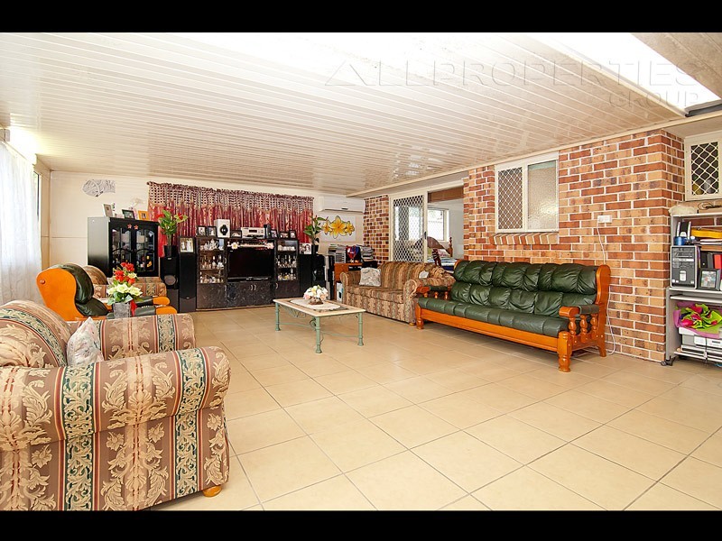 18 GEANEY BOULEVARD, Crestmead QLD 4132