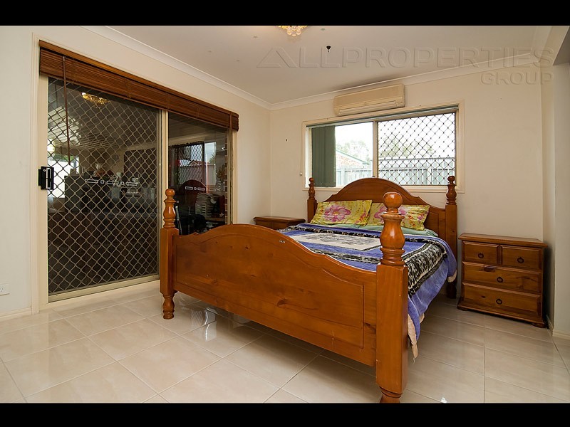 18 GEANEY BOULEVARD, Crestmead QLD 4132