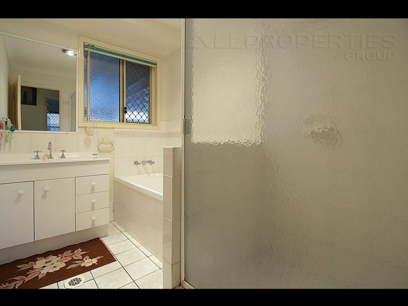 18 GEANEY BOULEVARD, Crestmead QLD 4132