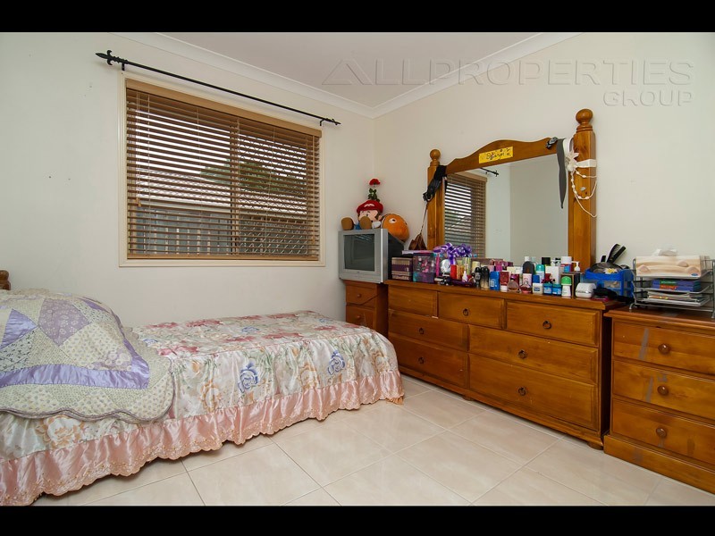 18 GEANEY BOULEVARD, Crestmead QLD 4132